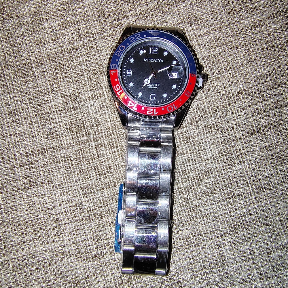 Modaïya Silver and Black Quartz Watch - Picture 2 of 4